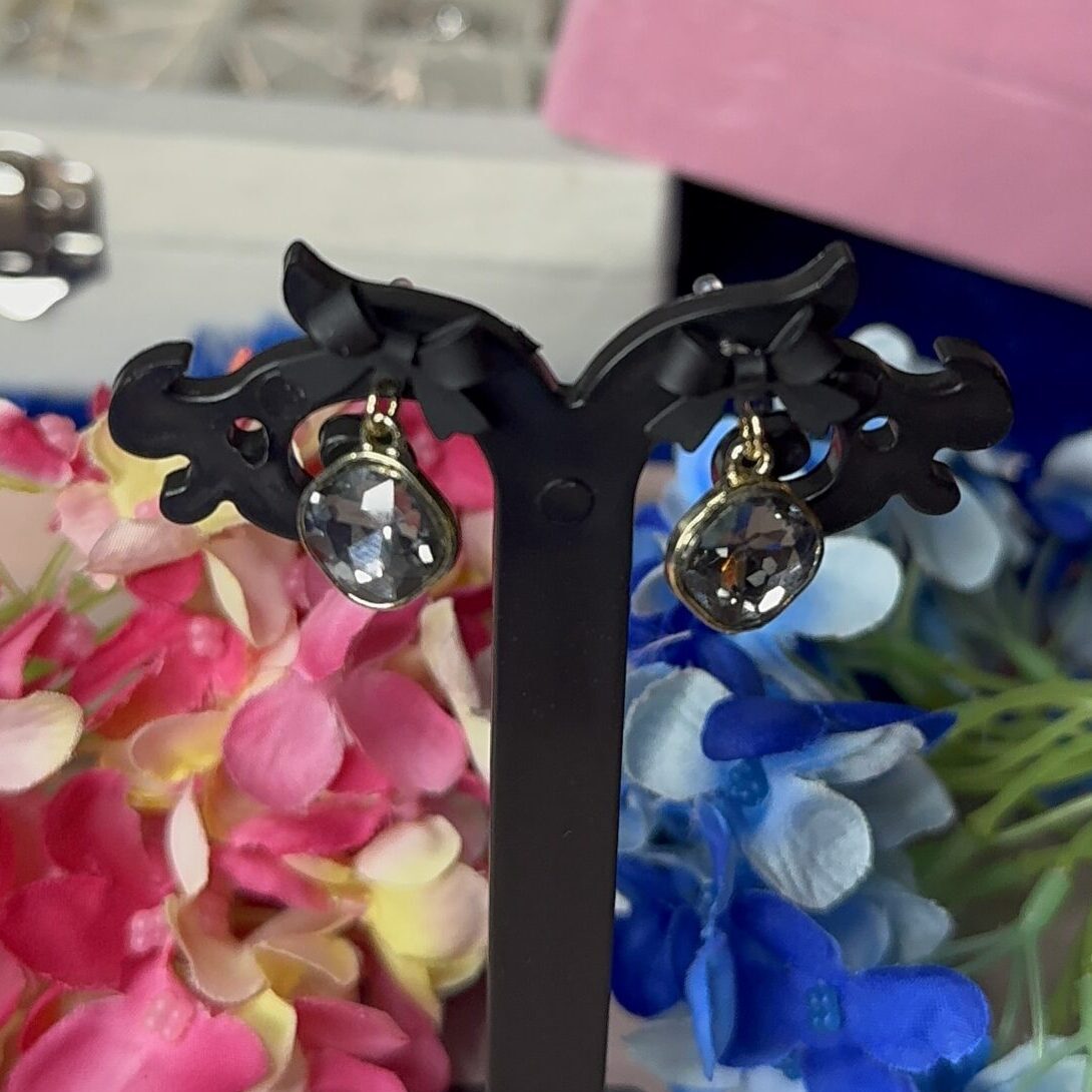 Elegant crystal drop earrings